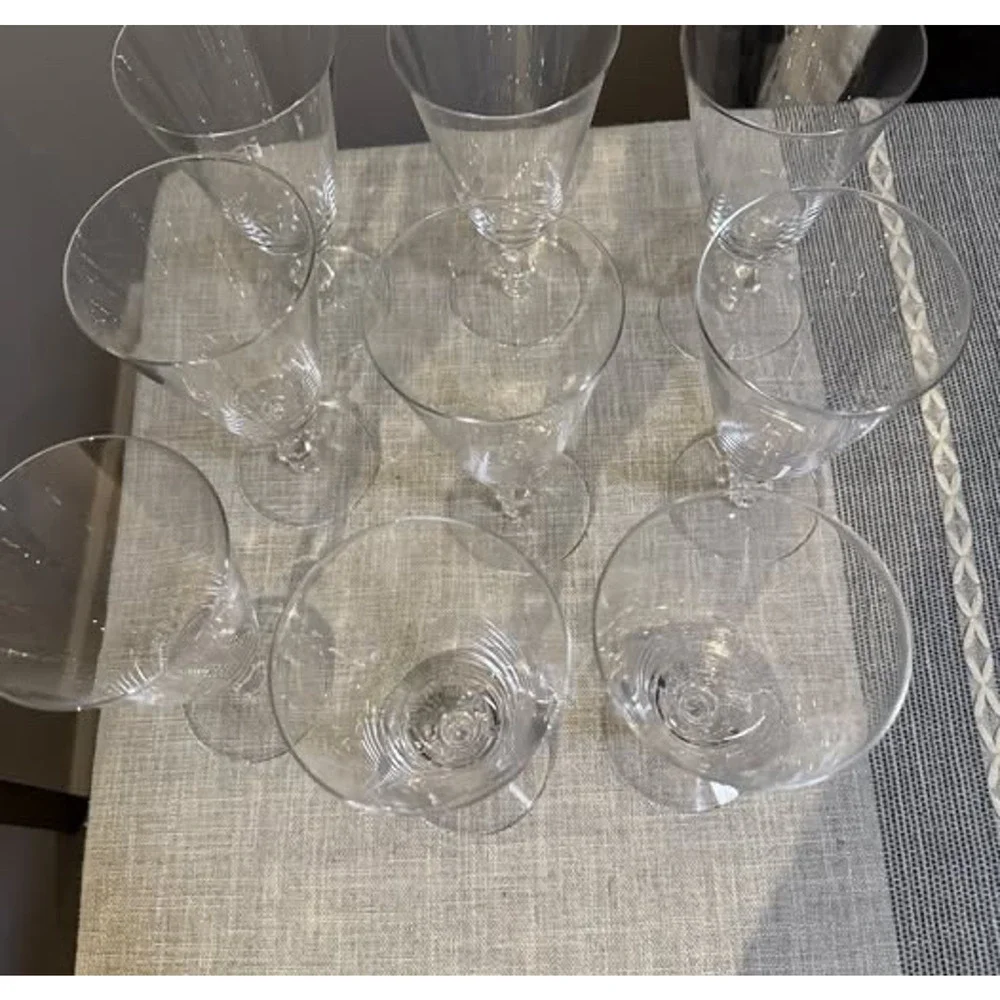 🍷✨ Set of 8 Vintage Clear Glass Water Iced Tea Goblets – UV Reactive Pink Glow